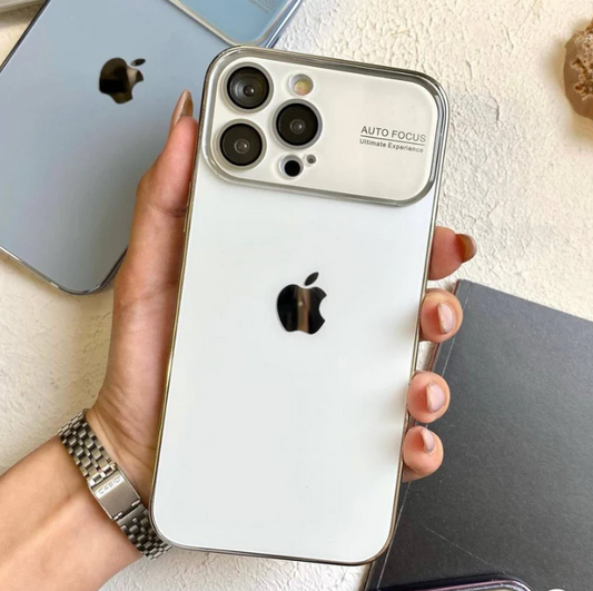 Große Hülle für iPhone mit schützender Kameralinse